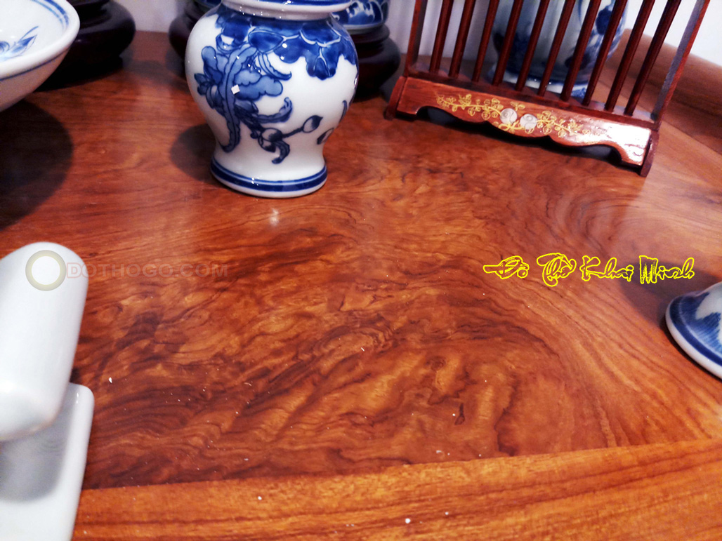 Mặt bàn thờ gỗ Hương khi hoàn thiện
