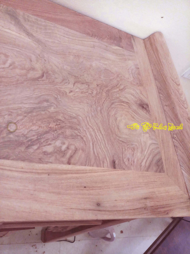 Mặt bàn thờ gỗ Hương