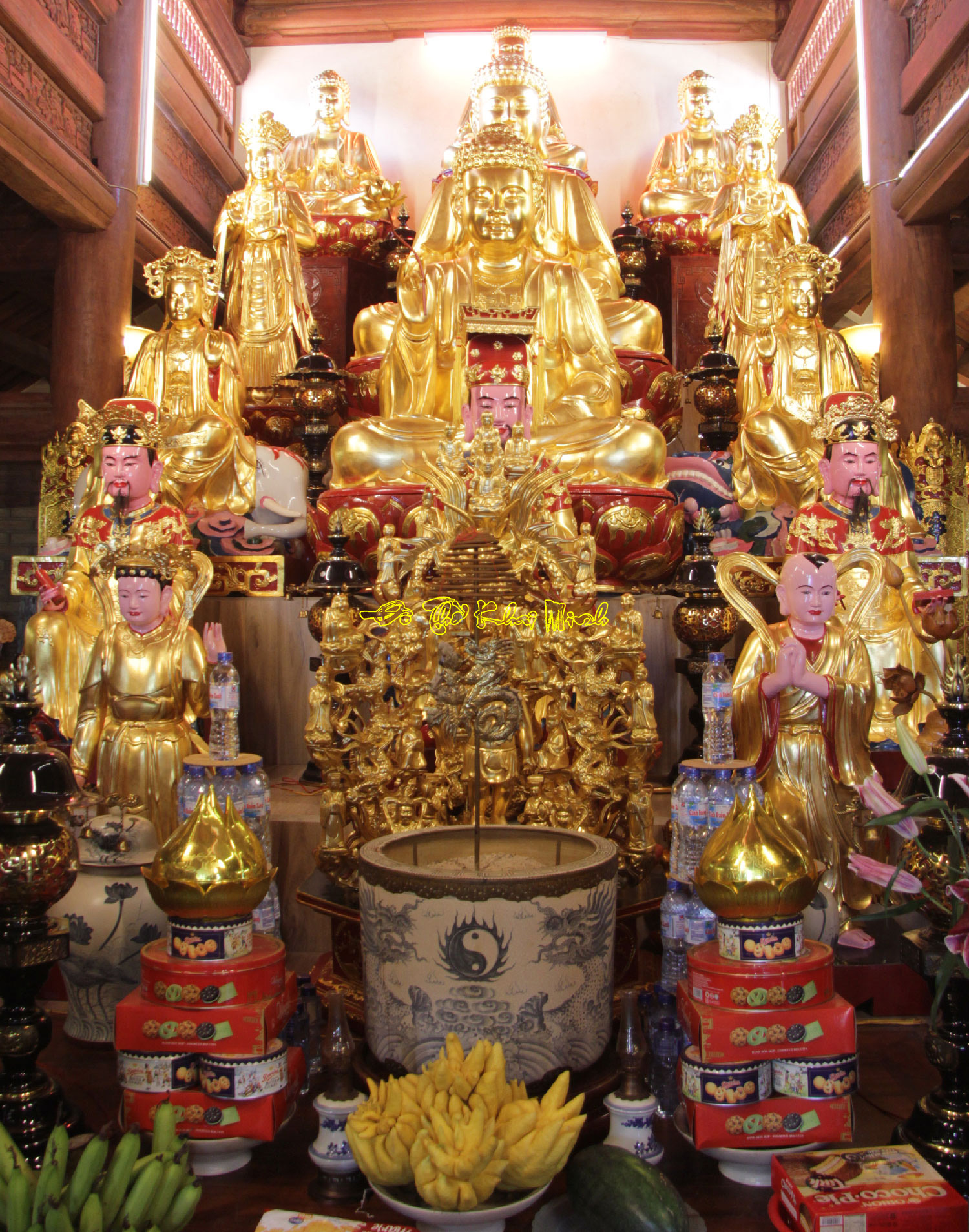 Bài trí tượng Phật tại Chính điện