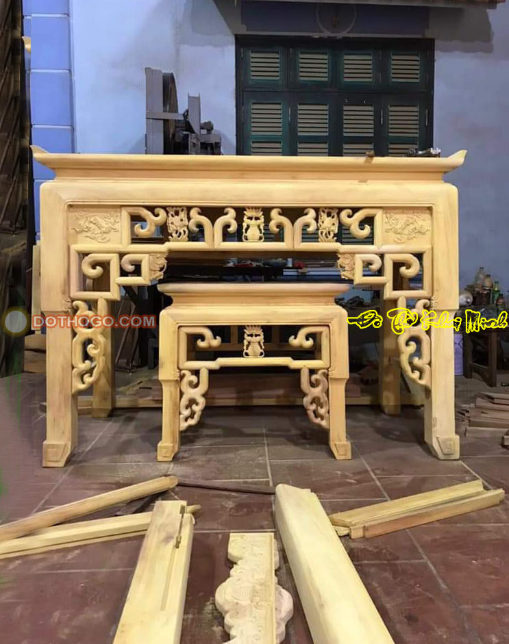 Bàn thờ gỗ mẫu Triện móc