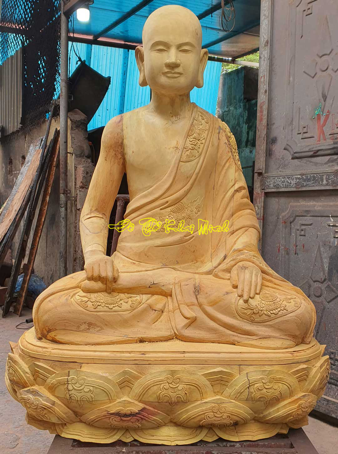 Tượng Phật Hoàng Trần Nhân Tông gỗ Mít