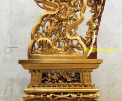 Ngai thờ bằng gỗ sơn son thếp vàng
